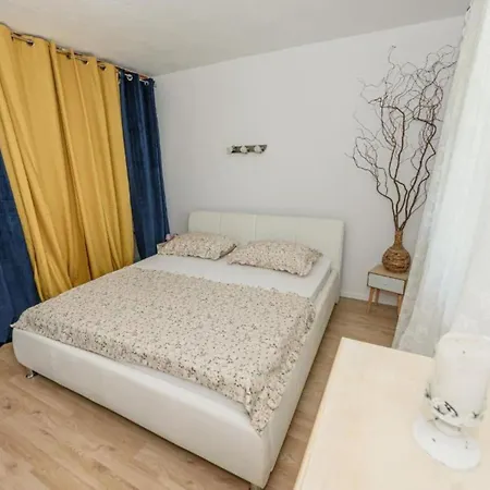 One Bedroom With Sea View * Bobovisca
